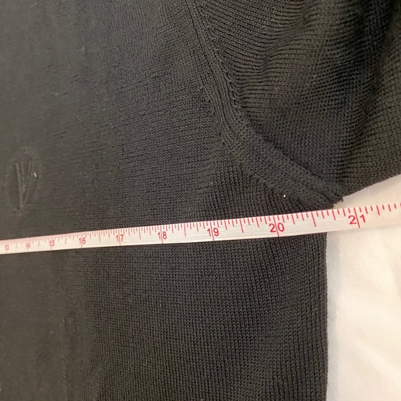 Versace - Picture 6 of 7